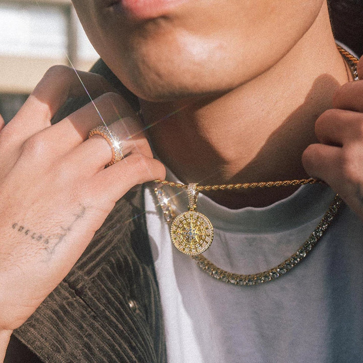 DIAMOND COMPASS PENDANT - Gold
