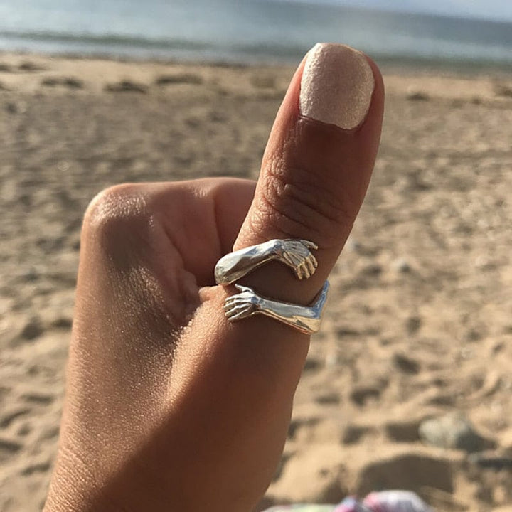 Hug ring - White Gold