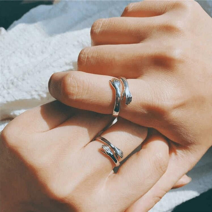 Hug ring - White Gold